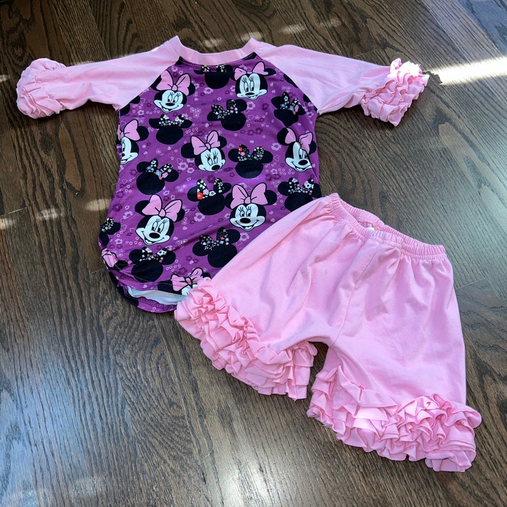 Minnie Mouse 4T clothing set